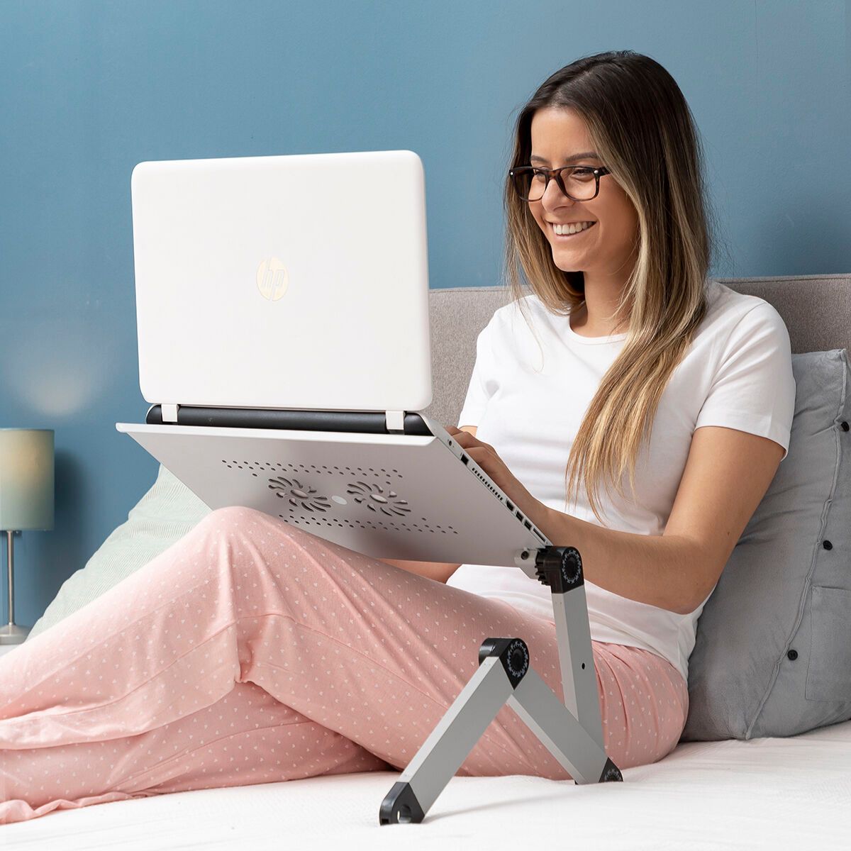 adjustable-multi-position-laptop-table-omnible-innovagoods_145756 (1).jpg